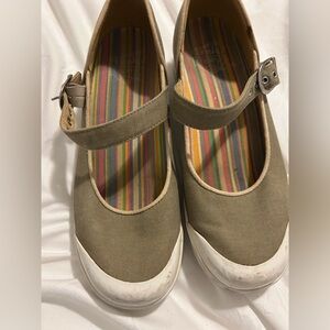 Canvas Mary Jane Shoes in Olive Green